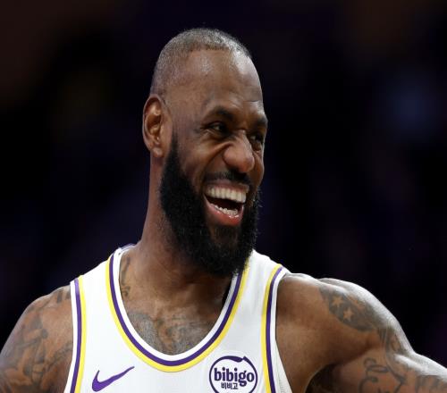 詹姆斯你太狠了，剛過41歲生日，就創(chuàng)造NBA歷史絕無僅有的紀(jì)錄