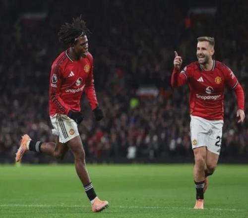 曼联VS利兹联：9大主力缺战，罗伊基恩：多古狂奔能累垮对手！