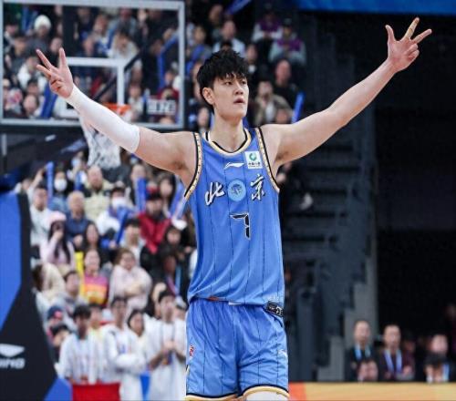 誰能防曾凡博北京復(fù)仇廣廈，趙睿二次對(duì)標(biāo)孫銘徽，周琦客場(chǎng)發(fā)威