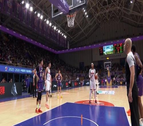 廣東激戰(zhàn)北控！胡明軒回暖薩姆納半場(chǎng)狂轟22分李文昊積極