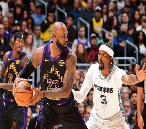 淚目！41歲詹皇轟31+9+6再創(chuàng)神跡：湖人關(guān)鍵時刻11勝0負(fù)真猛