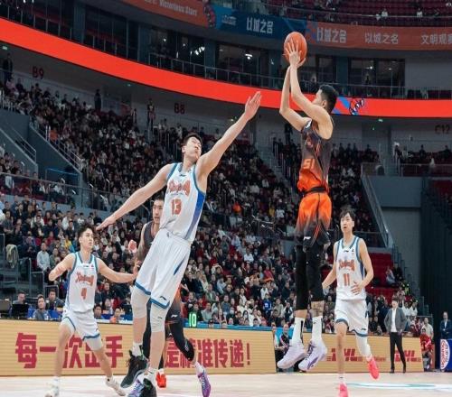 迎來(lái)開(kāi)門(mén)紅，山東高速男籃取得2026年臨沂主場(chǎng)首勝