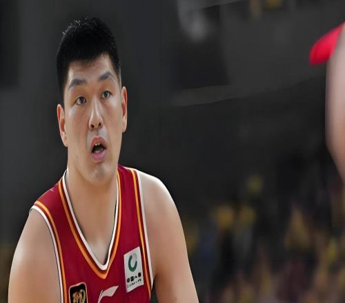 失望！2米25中鋒，籃下連續(xù)投籃不中球迷：坑慘了山西隊