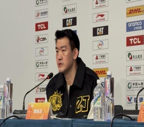 王博：上半場防守策略執(zhí)行不好我們有限制首鋼外線的能力