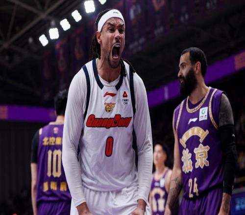 50秒離譜時刻！杜鋒弟子兩次犯錯，張慶鵬用錯后衛(wèi)，廣東險勝北控