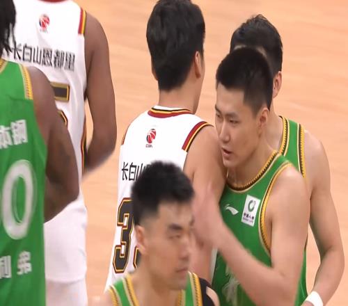 CBA狂歡夜！高詩巖25分7板11助4斷2大勁旅終結(jié)4連敗積分榜亂了