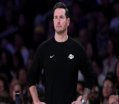 雷迪克：球隊進攻端缺乏組織我只能將其歸咎于假期