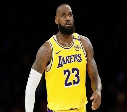 僅差1個(gè)！華子迎來神級(jí)里程碑，但他才是三分線外的喬丹