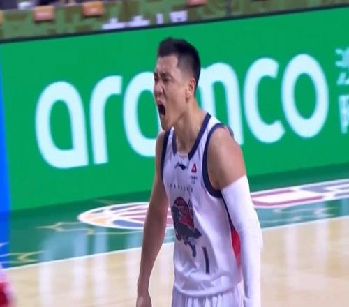 邱彪克里斯被驅(qū)逐！山東高速客場首勝，高詩巖末節(jié)四個三分太硬氣