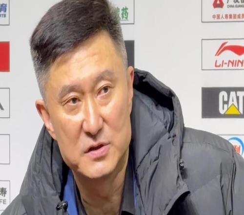 杜鋒：希望更多人站出來(lái)分享球權(quán)，崔永熙還在康復(fù)第一階段不會(huì)打