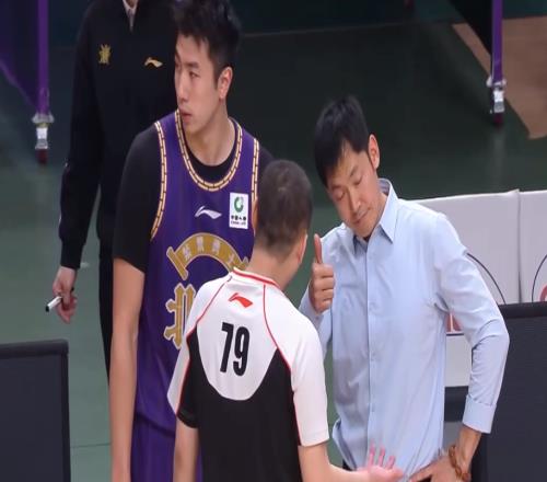 CBA最抽象的倆教練！末節(jié)棄用大外輸廣東，最后1攻甩鍋外教遭4殺