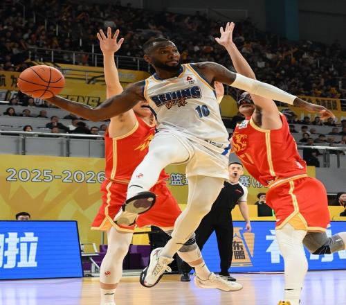 遭雙殺，北京隊揪出最令人失望之人！拿550萬10中2，被胡金秋打爆