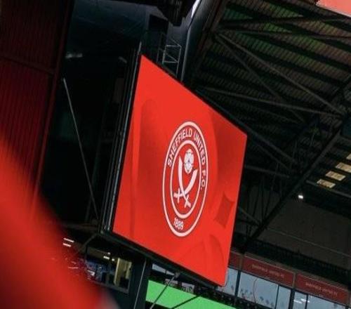 因場(chǎng)地結(jié)冰，今晚謝菲聯(lián)vs牛津聯(lián)的比賽將被迫推遲