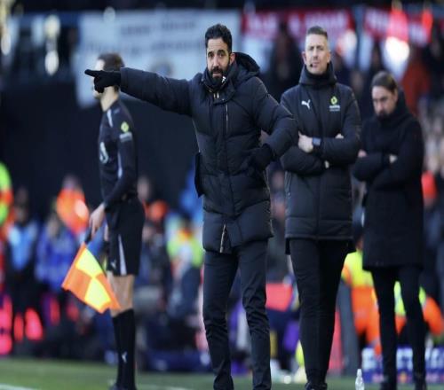 TA：解雇阿莫林的決定是曼聯(lián)高層在格雷澤家族的配合下做出的