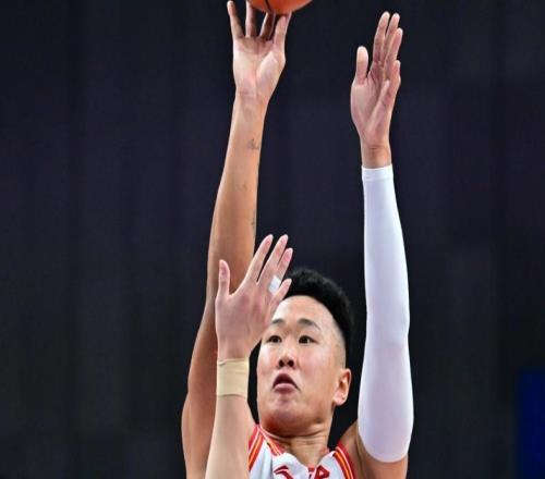 史密斯30+6+6包攬最后11分！深圳力克青島王奕博助攻超朱芳雨