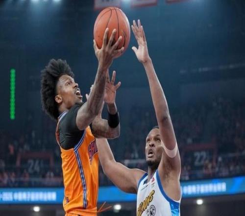 七連勝！上海大鯊魚用勝利慶祝俱樂部成立三十周年