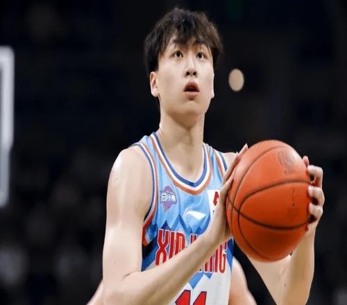 新疆111108福建迎2喜2憂！伊福發(fā)揮，進攻蛻變防，防守依然糟糕