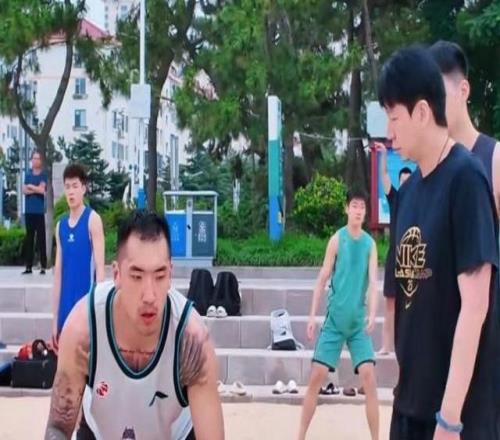 “屠龍勇士變惡龍”CBA儒帥成新賽季至今唯一被驅(qū)逐離場主帥