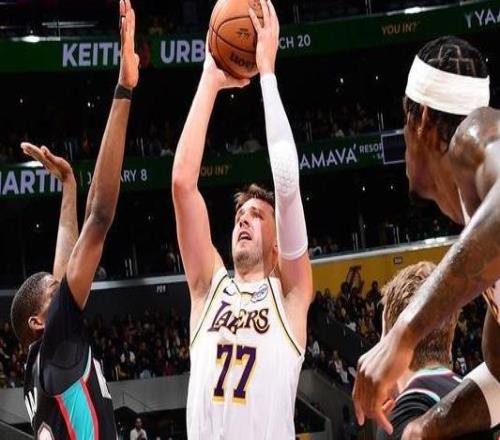 東契奇36+9詹姆斯26+10湖人主場送灰熊4連敗