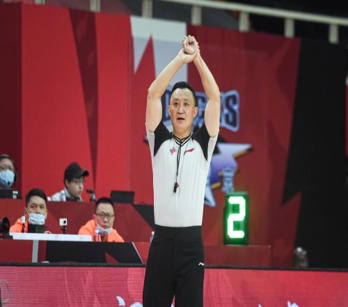 真有血性！外援被罰下后，CBA“儒帥”怒懟裁判，助隊完成大逆轉(zhuǎn)