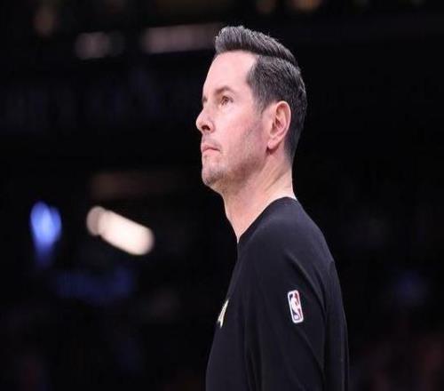 雷迪克：在如今的聯(lián)盟里像艾頓這樣手感細(xì)膩的內(nèi)線(xiàn)已經(jīng)不多見(jiàn)了