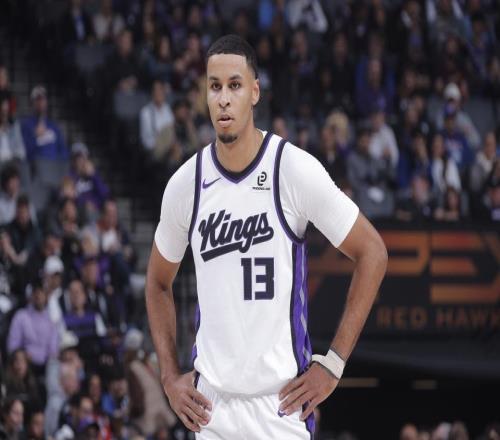 字母哥37+11雄鹿大勝送國王5連敗威少21+6拉文復(fù)出20分