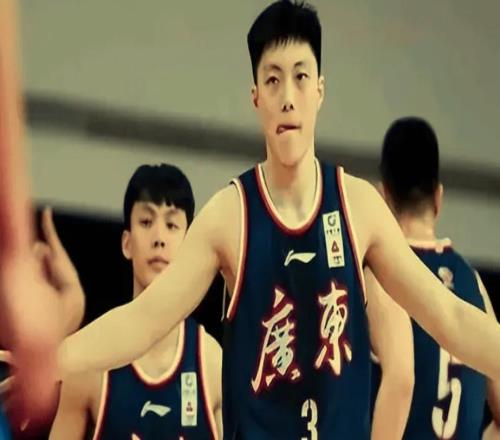 胡明軒11中3一言難盡徐杰奎因狂轟39+12+8蒼白無力,廣東功虧一簣