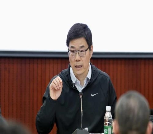 籃協(xié)主席：中國(guó)女籃肩負(fù)著站上洛杉磯奧運(yùn)會(huì)領(lǐng)獎(jiǎng)臺(tái)的光榮使命