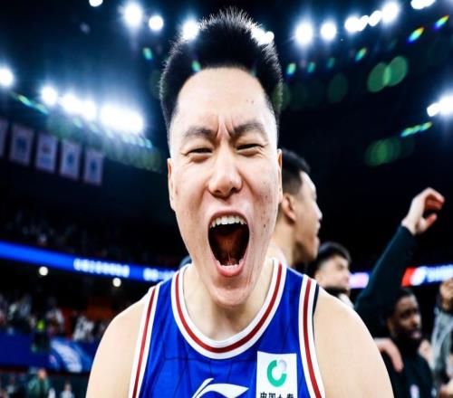 砍18分三分7中5打爆朱俊龙他想在国家队站住脚恐怕还不够