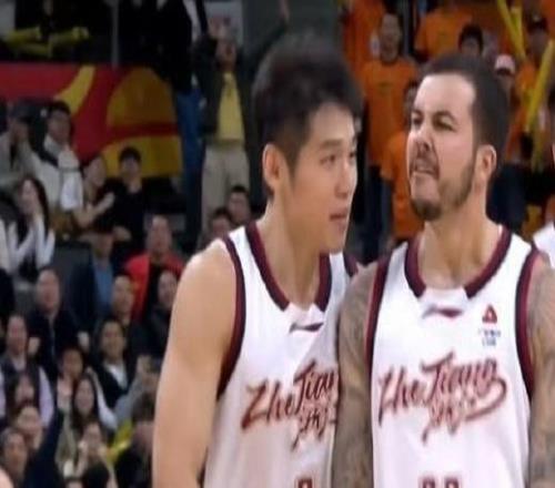 屡当背景板，广东近四年连被林孝天、哈维和约克超远三分绝杀