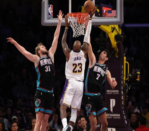 41歲歷史單場(chǎng)得分榜：詹姆斯超越賈巴爾、僅次于自己！