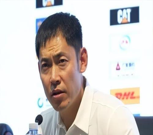 張慶鵬：高強度的比賽裁判和隊員要求都很高我和佩里都需要成長