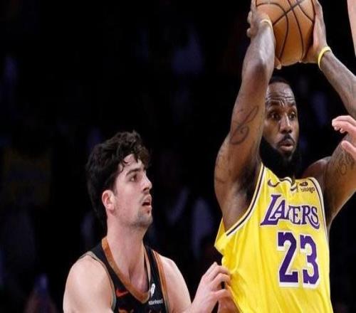 詹姆斯：阿夫迪亞真的很棒，他能在關(guān)鍵時(shí)刻挺身而出