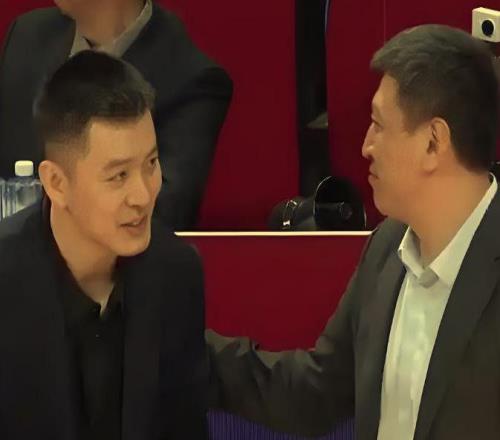 王嵐嵚25+7毫不手軟！布朗4中1太拉胯,但楊鳴技高一籌,遼籃兩連勝