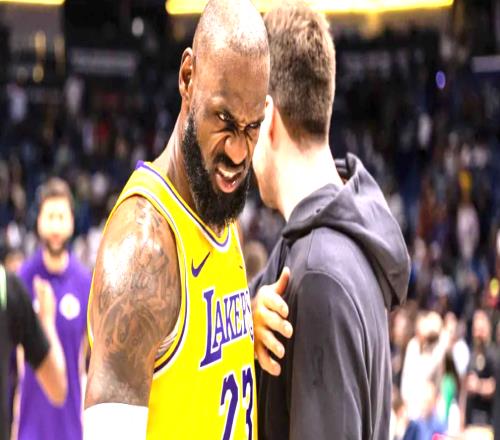 13勝0負，聯(lián)盟第1！全聯(lián)盟都認為你要退役，你卻天神下凡屢創(chuàng)神跡