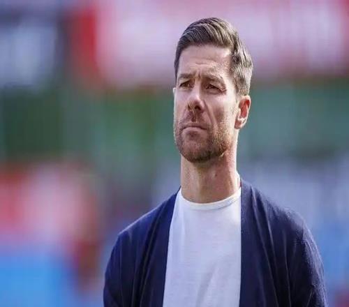 德蒙：我對阿隆索的言論有點過激，伯納烏需要齊達內(nèi)的翻版