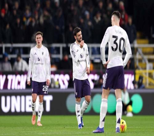 自穆帥時(shí)期以來，曼聯(lián)首次遭遇英超三連平