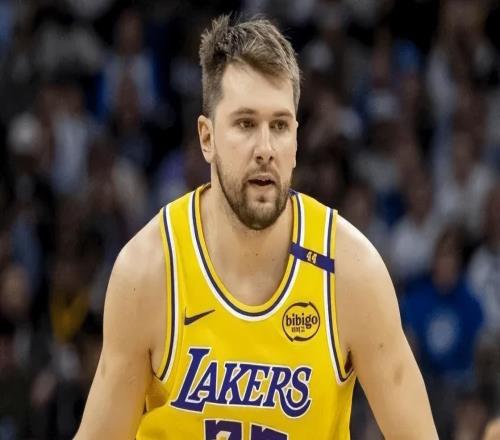 湖人惨败马刺！东契奇砍38分，艾顿+众配角迷失，没詹姆斯真不行