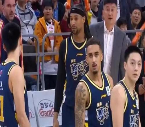 好过分，CBA解说员直播内涵广东球迷：误入花果山两岸猿声啼不住