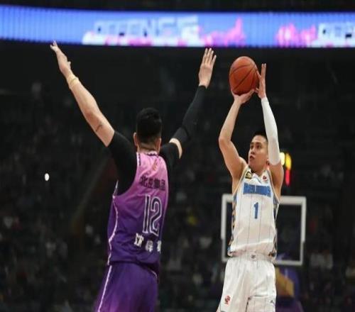 CBA陈盈骏：训练时还偶尔出现晕眩感觉