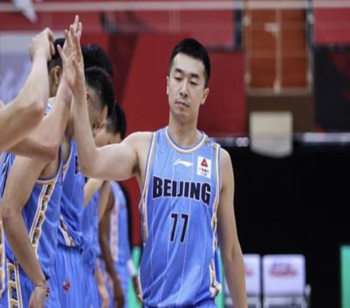 翟曉川：王驍輝當(dāng)年被球迷罵到不想打籃球，提前退役挺可惜的