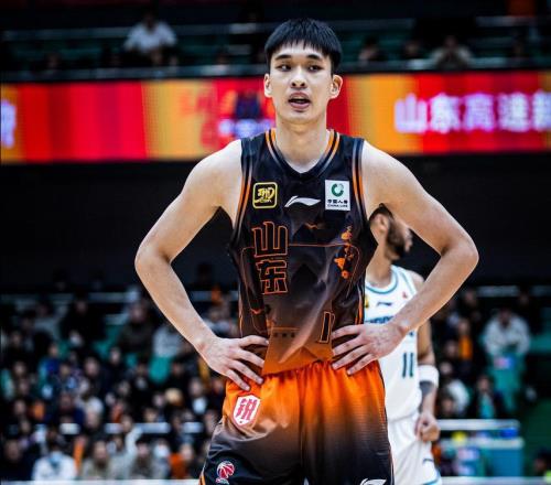 不輸高詩(shī)巖！山東狀元拿下15+7+6，北京新外援成水貨，8中2辣眼睛