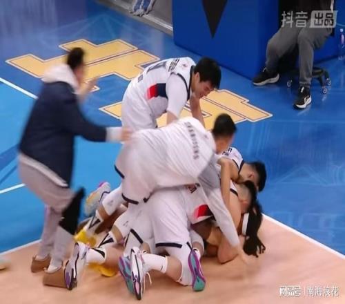 京魯戰(zhàn)揪出最大混子！全場0分+生死時刻2失誤，球迷：請你趕快滾