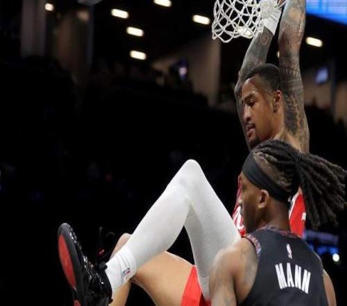 一邊倒！快船最多領(lǐng)先22分：小卡帶傷出戰(zhàn)，哈登10中7轟22分