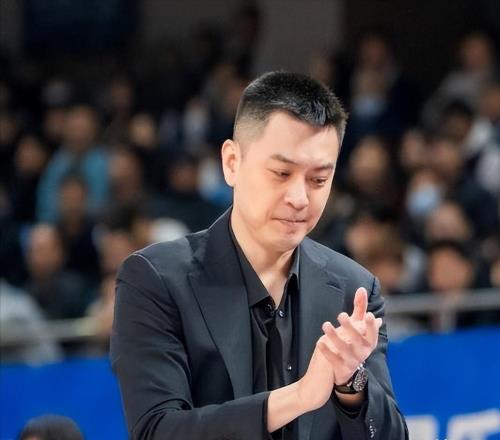 原來(lái)他們是楊鳴父母，出身體育世家，難怪兒子能帶遼寧男籃三連冠