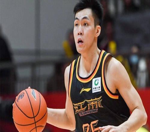 拿著新秀合同干頂薪球員的事，盤點CBA本賽季四大低薪高能球員