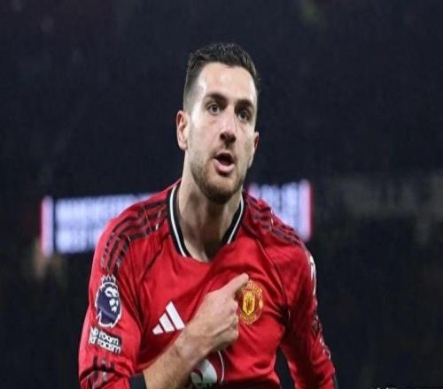 曼聯(lián)后衛(wèi)再成眾矢之的，球迷怒批“防線漏勺”