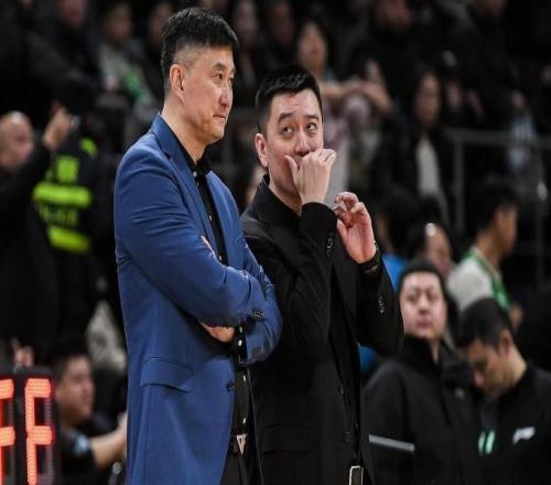 遼籃一戰(zhàn)狂輸“52分”！楊鳴真被廣東打崩潰了：輸現(xiàn)在更沒未來