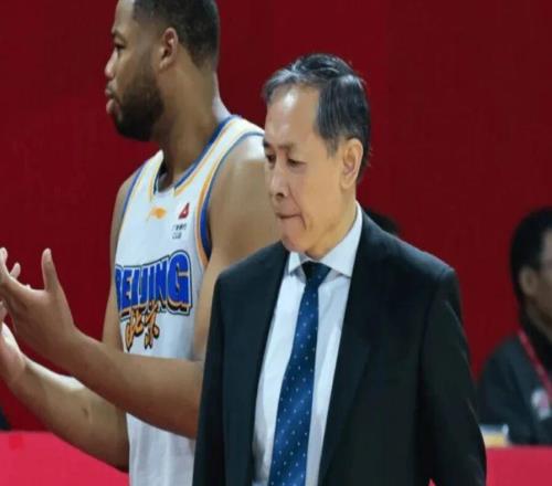 許利民發(fā)布會(huì)暴怒11分鐘稱有球員耍大牌、打球吊兒郎當(dāng)意有所指