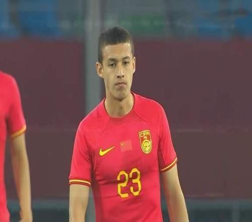 1年前還在踢中乙，彭嘯上限可留洋泰山手握05眾星培養(yǎng)后腰爭冠